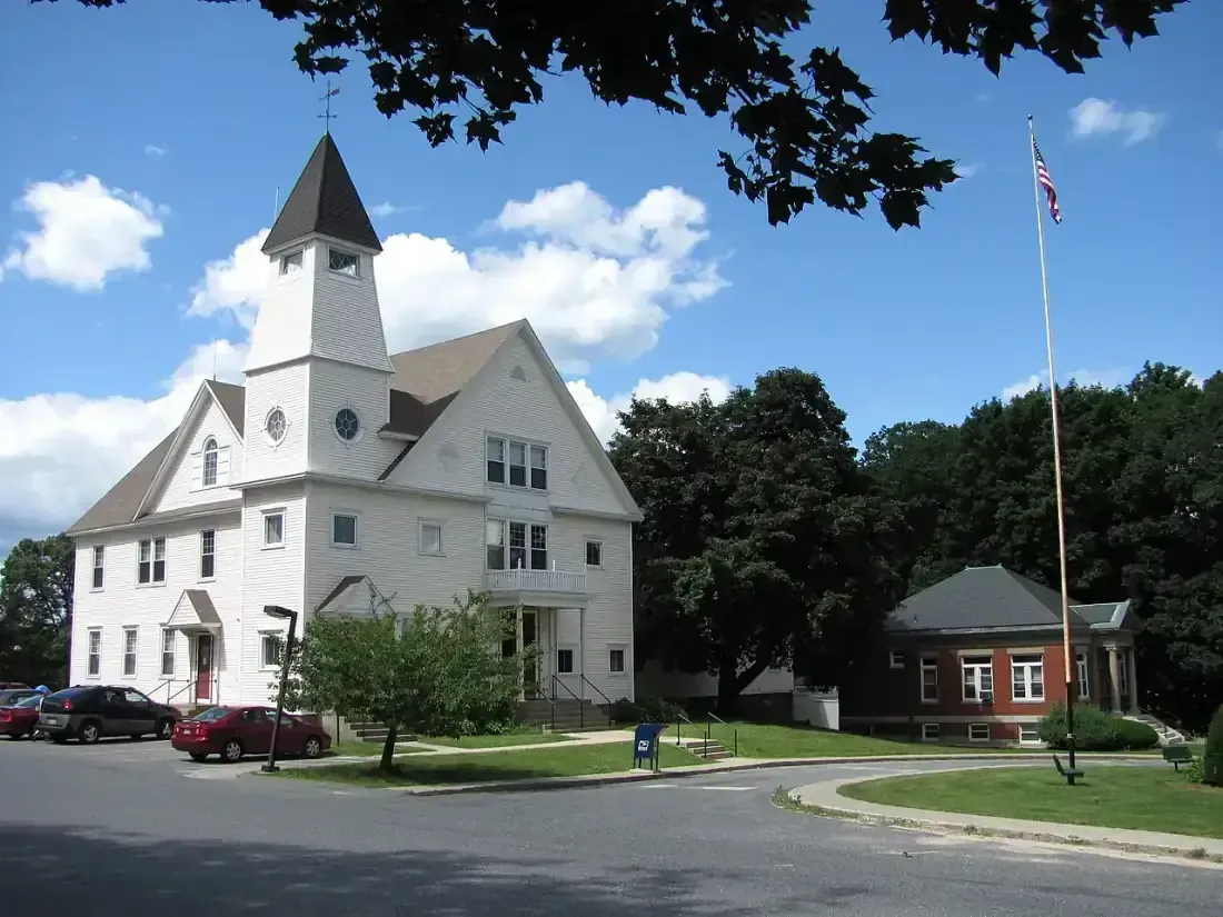 Auburn Mall, Auburn MA — solar energy savings for local homeowners