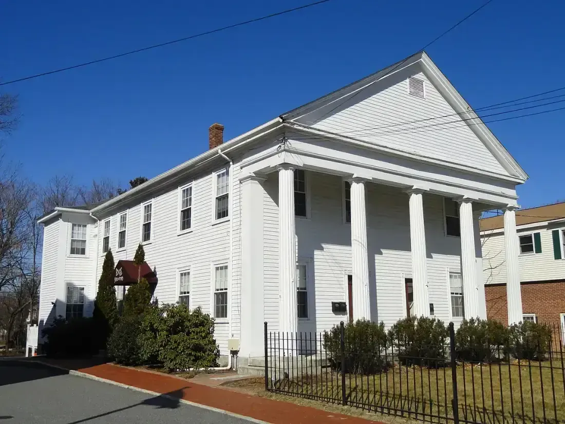 Millbury MA solar installers serving homes near Blackstone Valley Shoppes in Worcester County