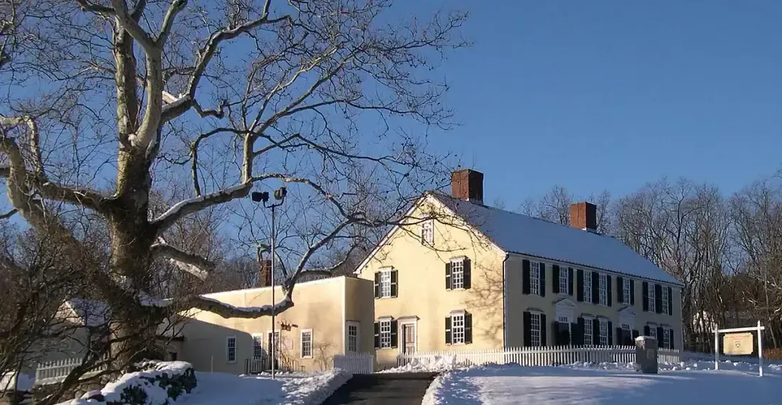 Shrewsbury MA solar installers serving homes near Lake Quinsigamond in Worcester County